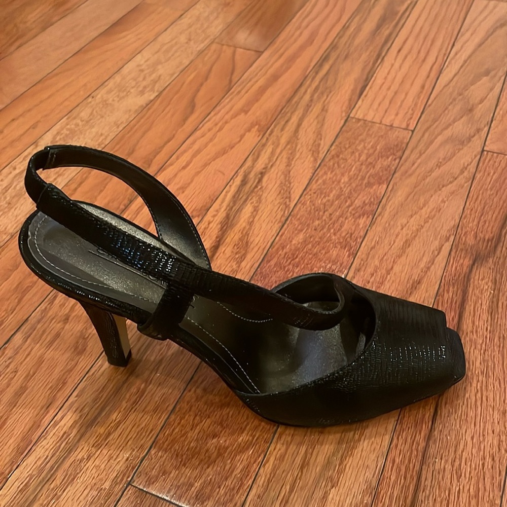 Peep toe heels